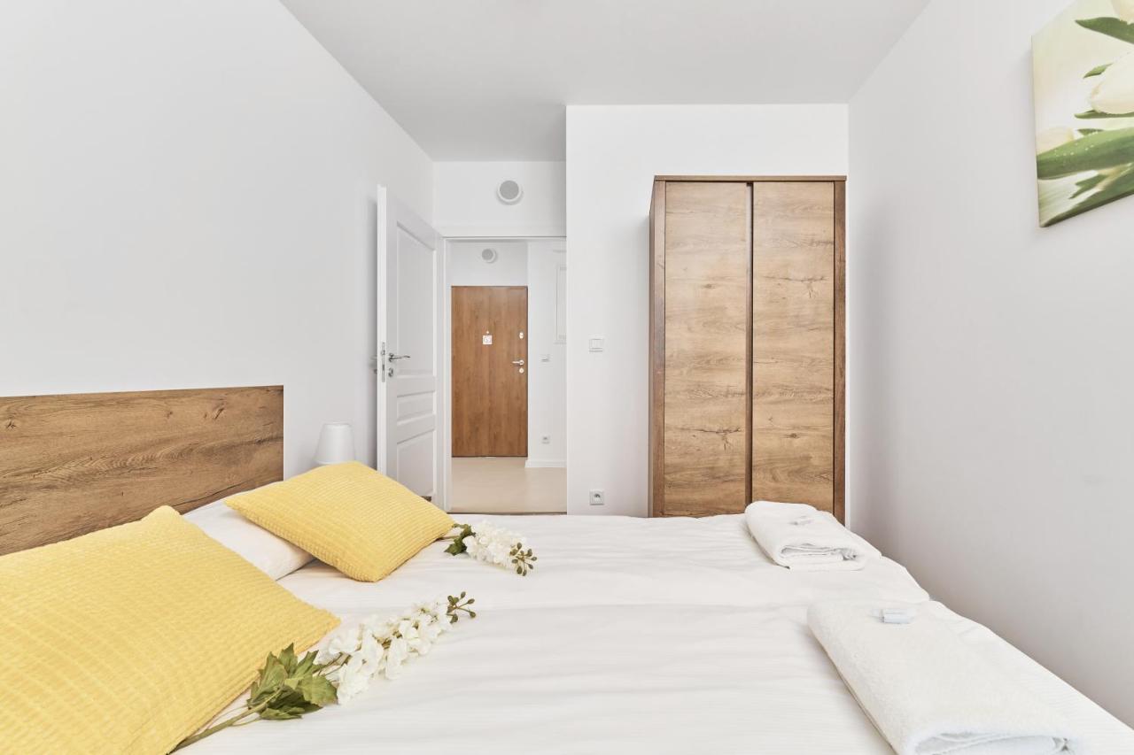 Apartment Krakowska 39 With Ac & Parking & Loggia Wroclaw By Noclegi Renters Exterior foto
