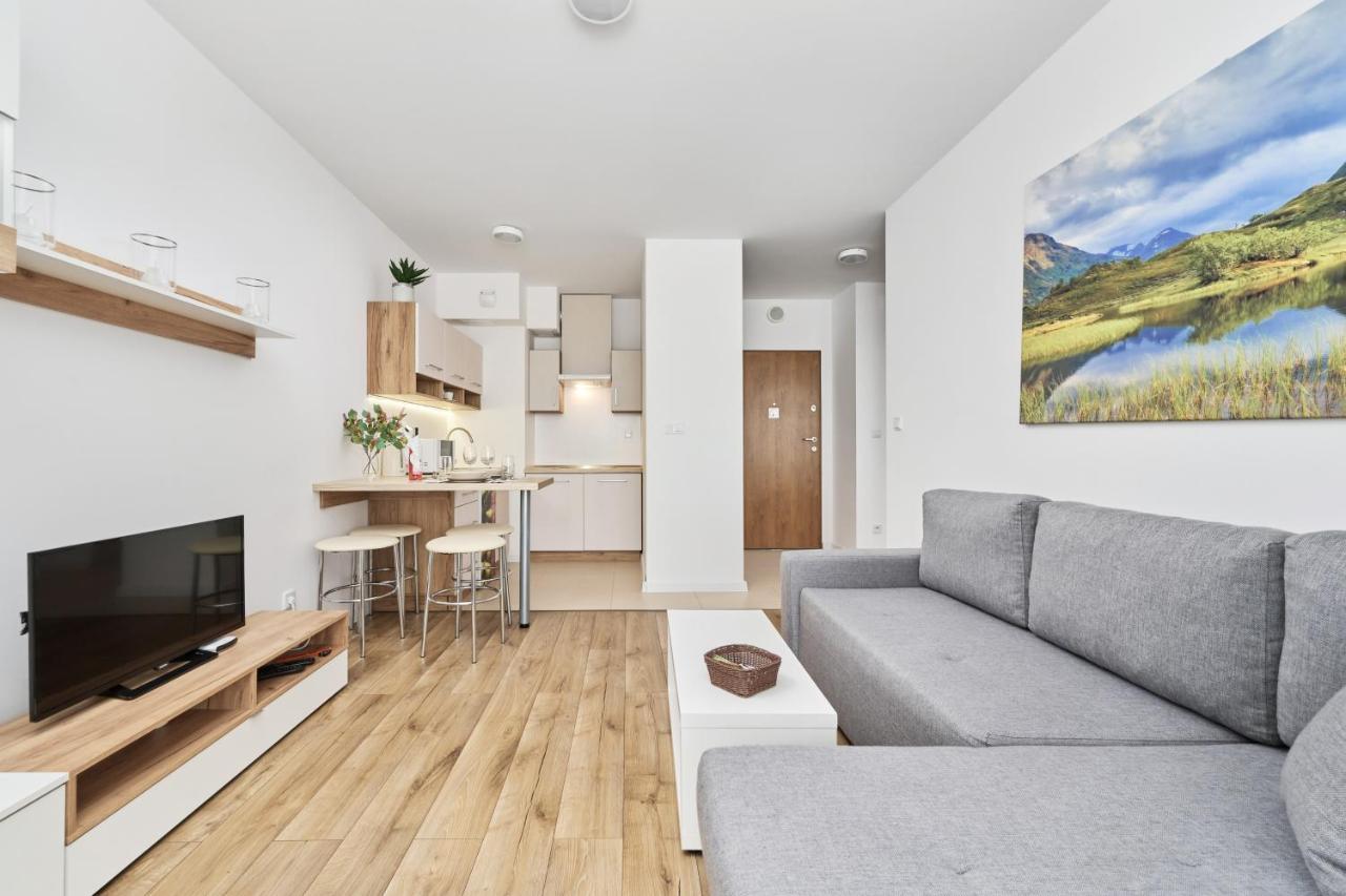 Apartment Krakowska 39 With Ac & Parking & Loggia Wroclaw By Noclegi Renters Exterior foto