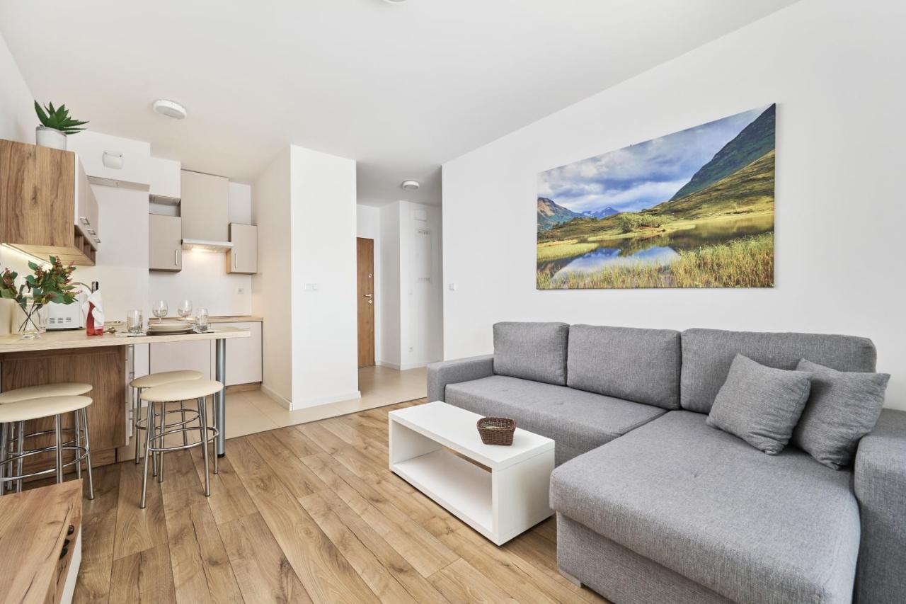 Apartment Krakowska 39 With Ac & Parking & Loggia Wroclaw By Noclegi Renters Exterior foto