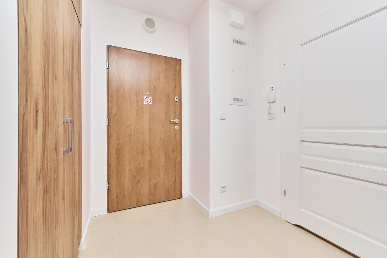 Apartment Krakowska 39 With Ac & Parking & Loggia Wroclaw By Noclegi Renters Exterior foto